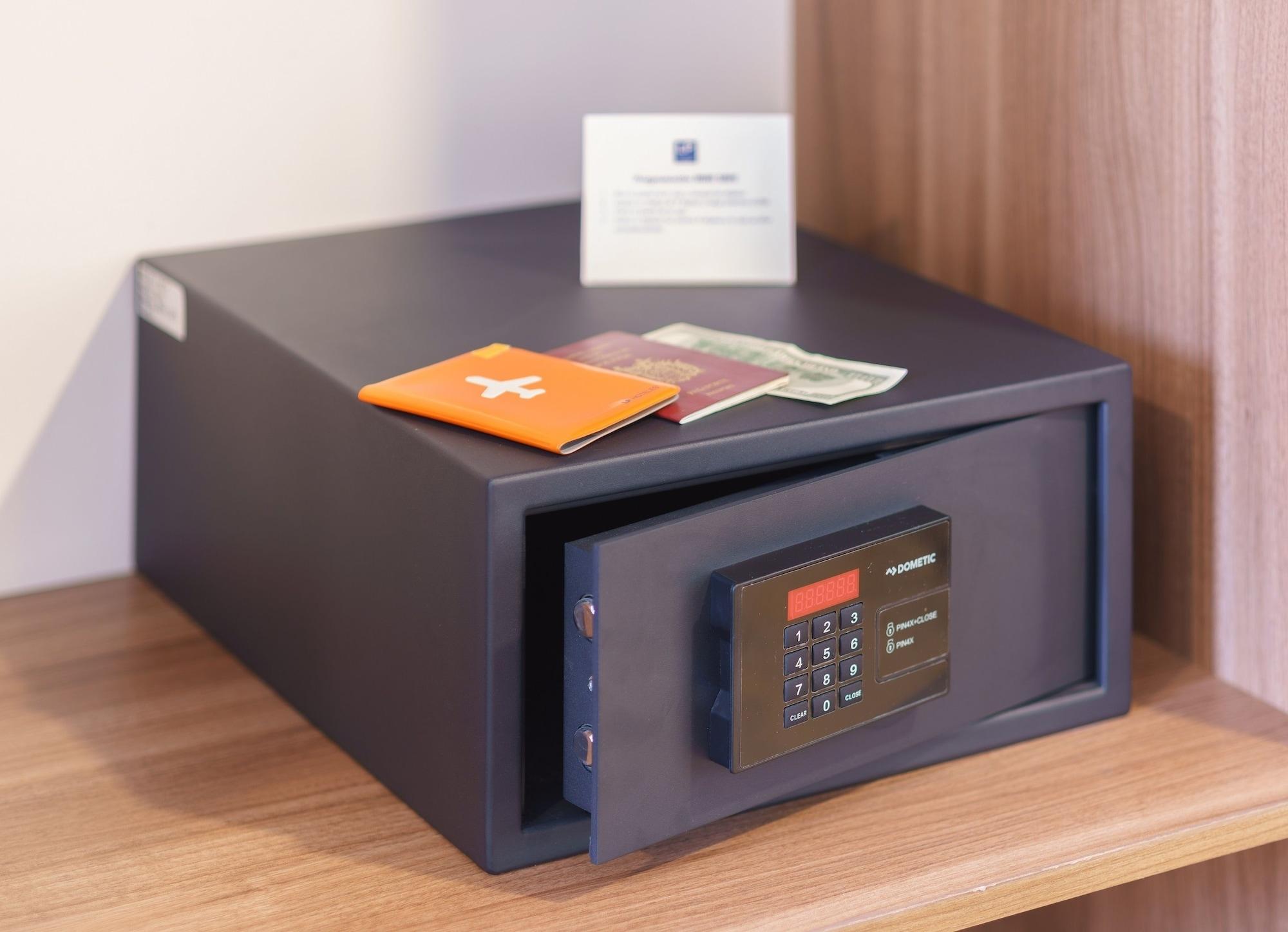 Lp Equipetrol Hotel Санта Крус де ла Сиера Екстериор снимка