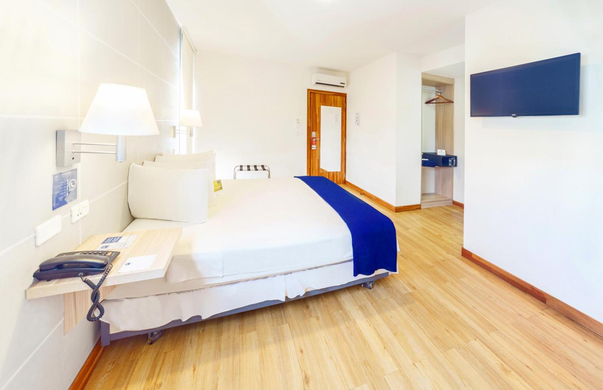 Lp Equipetrol Hotel Санта Крус де ла Сиера Екстериор снимка