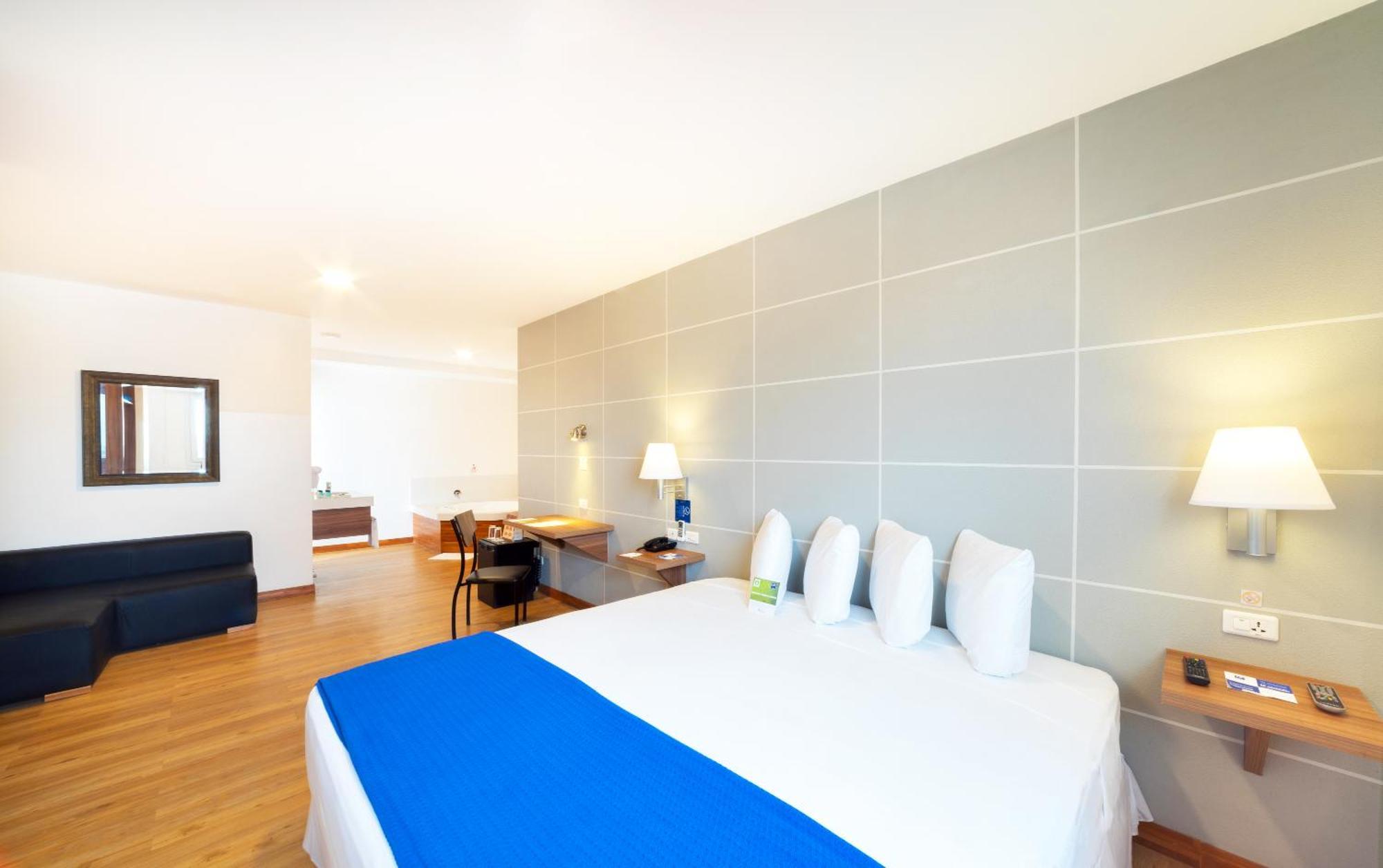 Lp Equipetrol Hotel Санта Крус де ла Сиера Екстериор снимка