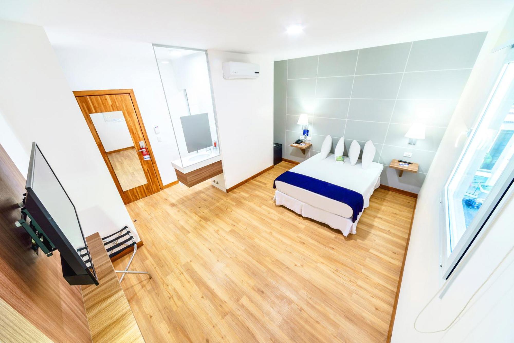 Lp Equipetrol Hotel Санта Крус де ла Сиера Екстериор снимка