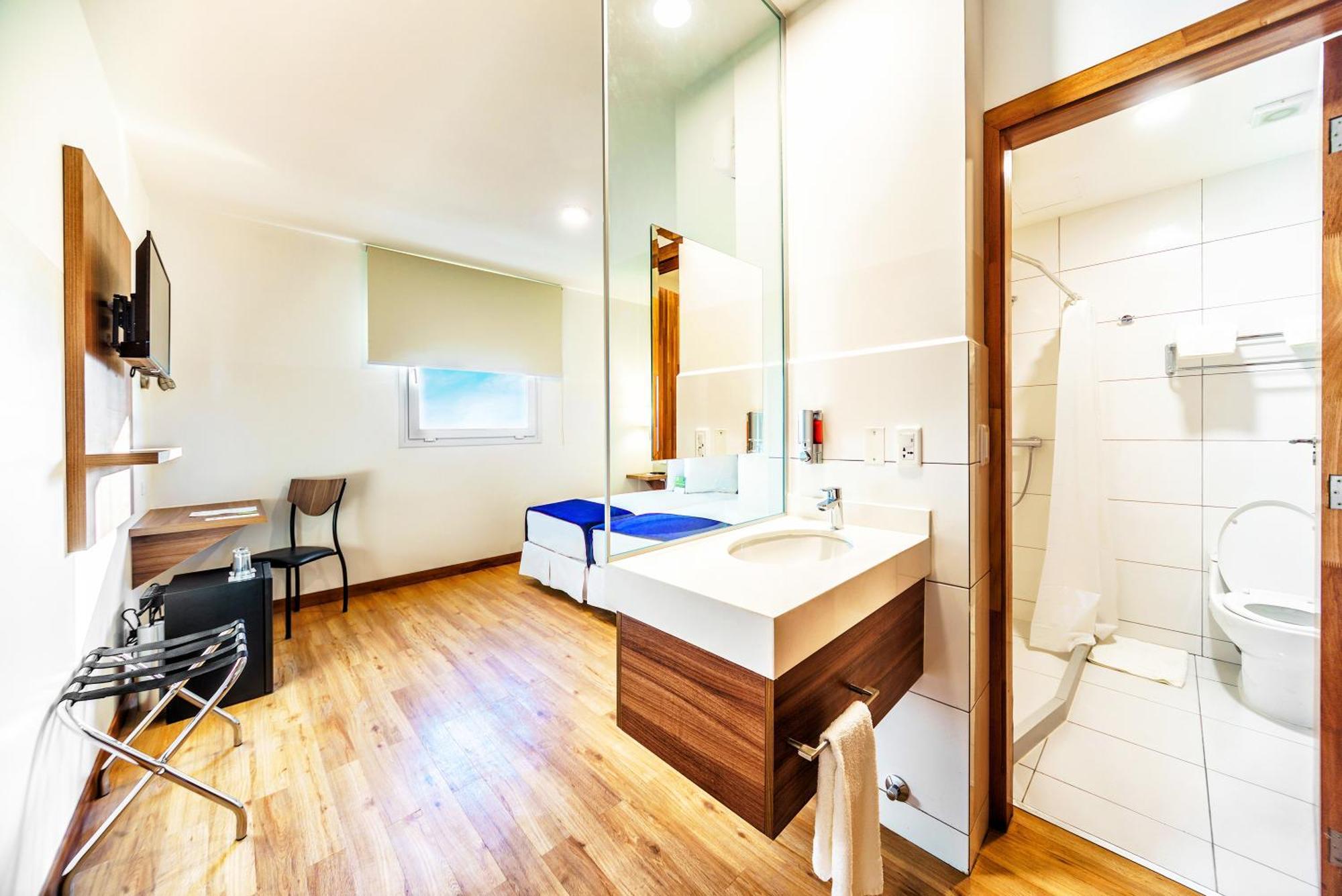 Lp Equipetrol Hotel Санта Крус де ла Сиера Екстериор снимка