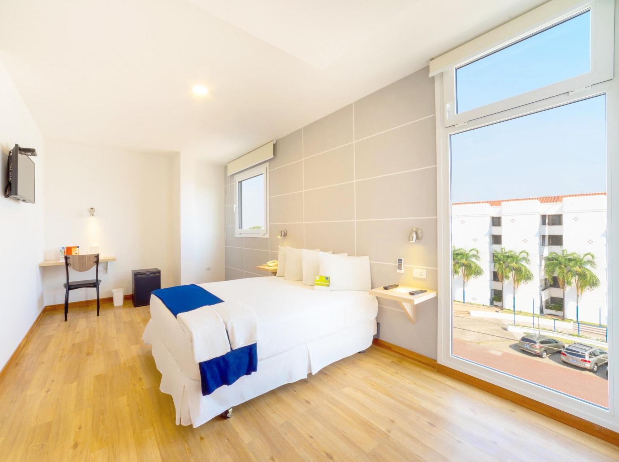 Lp Equipetrol Hotel Санта Крус де ла Сиера Екстериор снимка