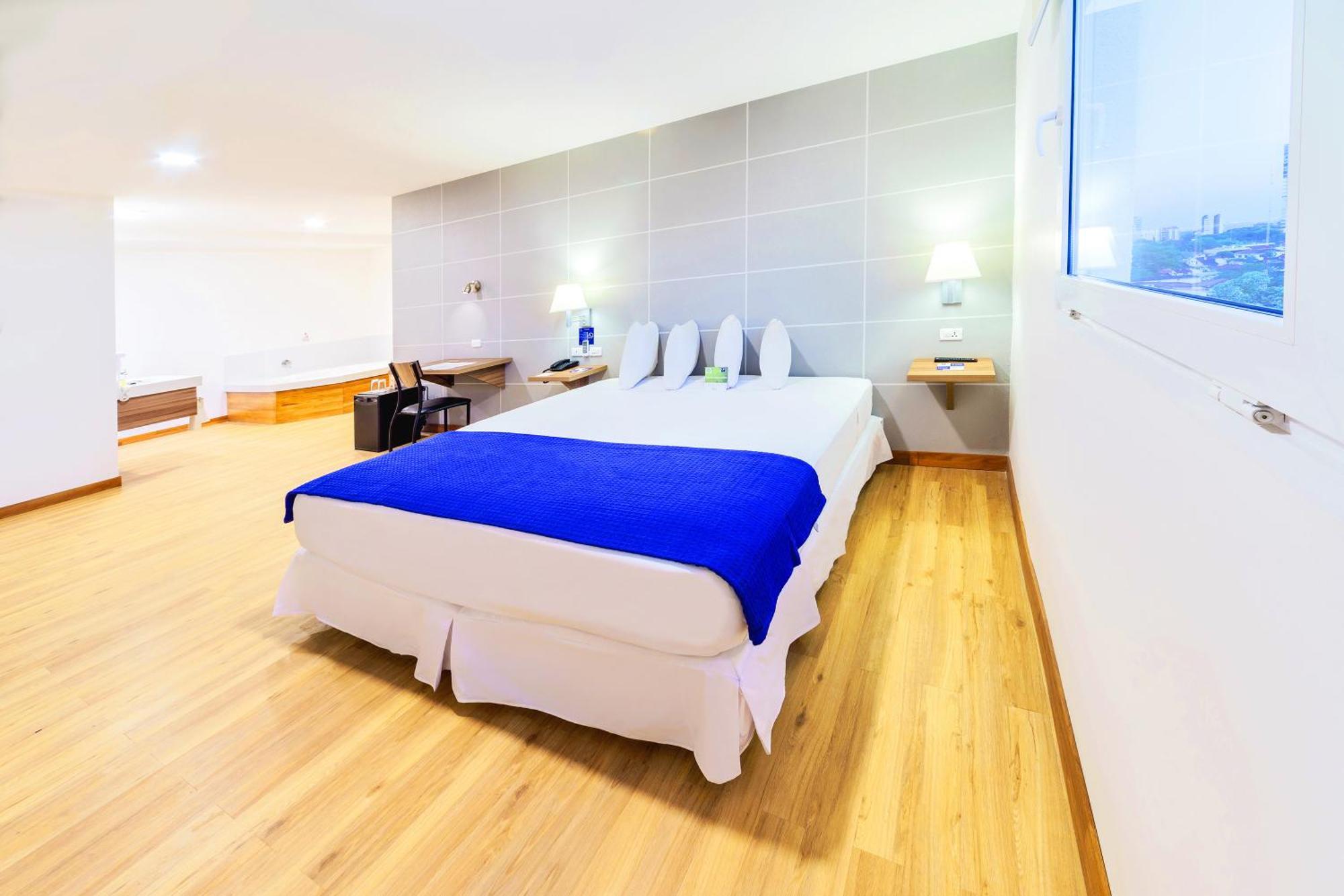 Lp Equipetrol Hotel Санта Крус де ла Сиера Екстериор снимка